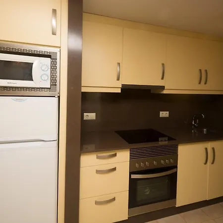 Paraiso Mar 27B - Apartment On The Beach With Views Of The Pool, Calpe
